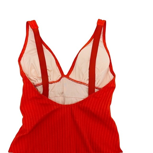 NWT Cupshe Orange Ribbed Twist Front One Piece Swimsuit V-Neck Size M - Picture 6 of 8